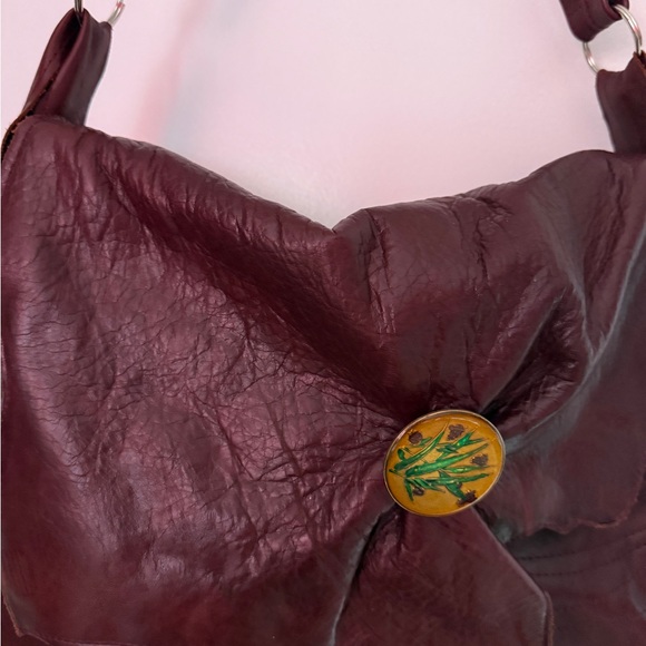 Elegant Burgundy Handmade Leather Shoulder Bag - Picture 6 of 7